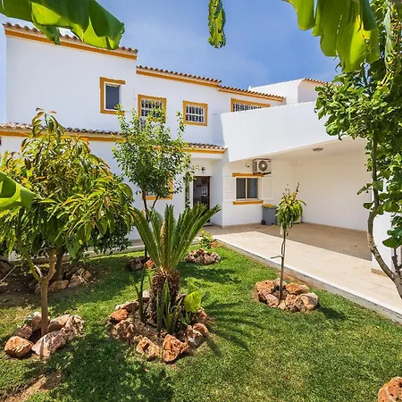 Hébergement de vacances Chiquito - Private Pool&parking - Bbq&ac&wi-fi *