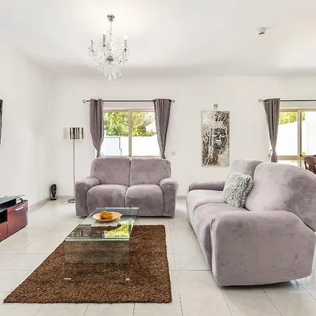 Chiquito - Private Pool&parking - Bbq&ac&wi-fi بيت للعطل